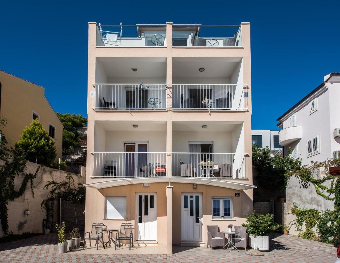 Amneris Apartment