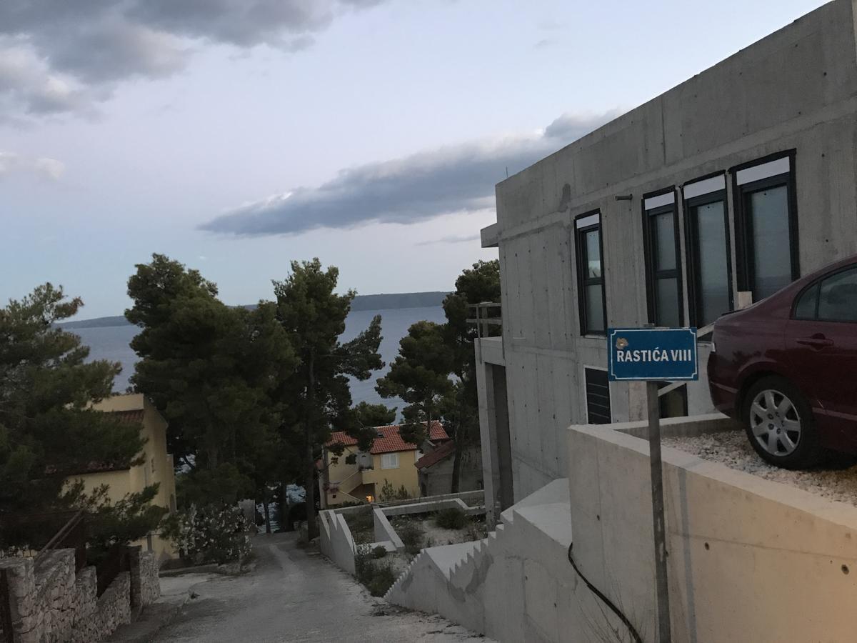 Amneris Apartment *